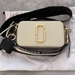 Marc Jacobs Snapshot Crossbody Bag in Cream